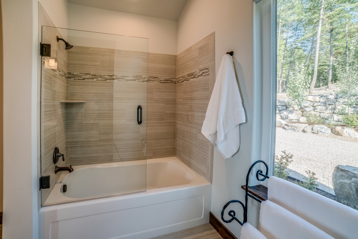 Shower & Tub Installation in Olympia Heights